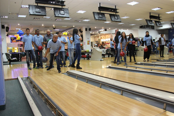 بالصور : رحلة ترفيهية لطلاب طبقة الصفوف العاشرة في المدرسة الثانوية الشاملة - يافا